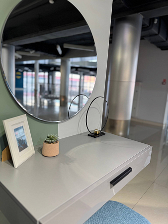 Спальня Римини с туалетным столиком Спальня Римини с туалетным столиком